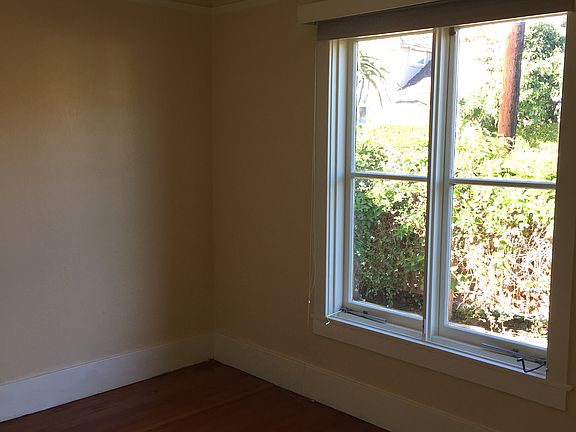 5th image of 410 Donze Ave