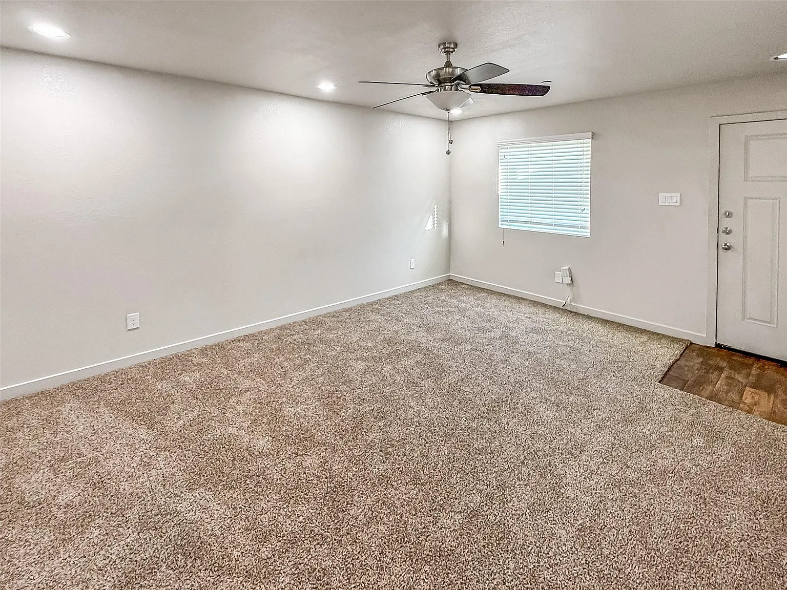 3 bed, 2.5 bath, 1772 sqft, $1,795 — Photo 3