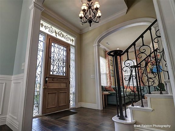 4th image of 1614 E Cypress Ln