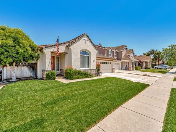 8850 Zinnia St, Gilroy, CA 95020
