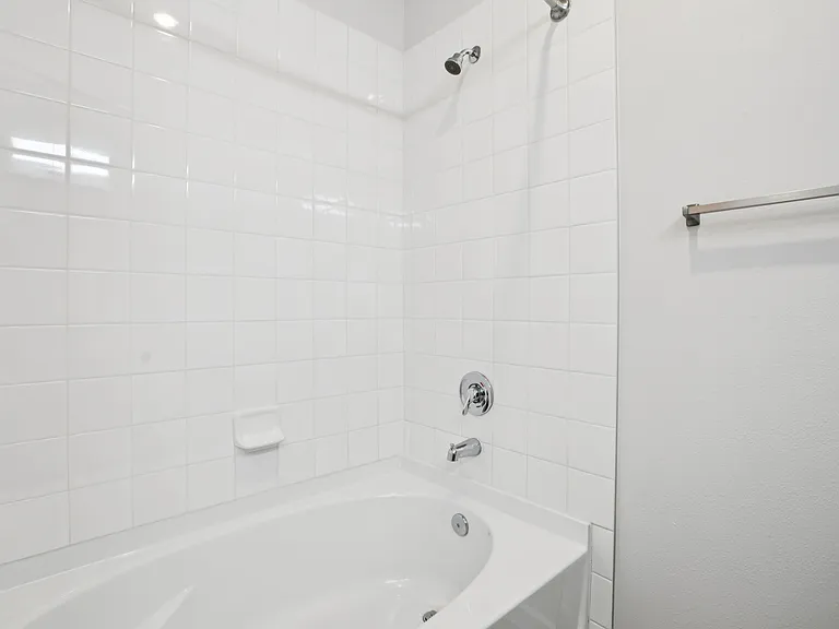 B1 Bathroom at Matador Apartments