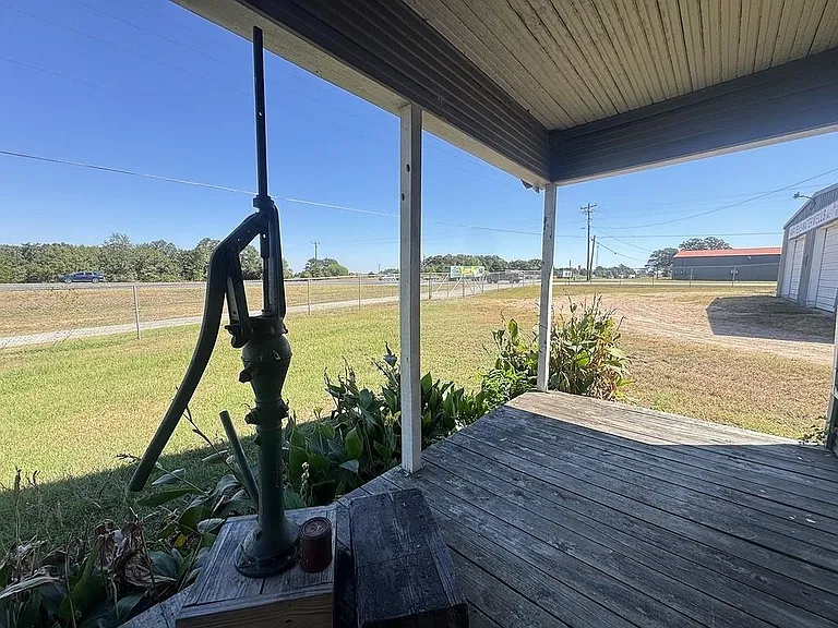 3405 Highway 290 W — Photo 9