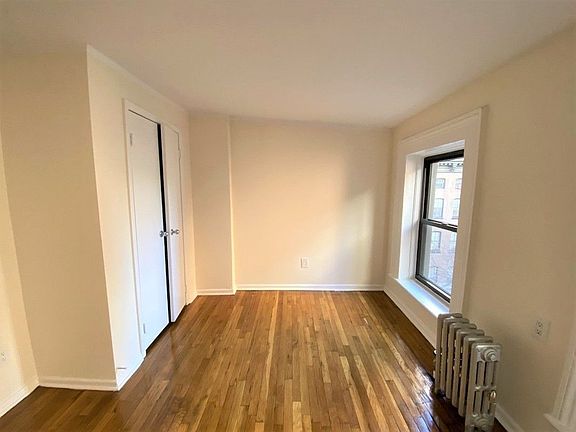 5th image of 127 E 39th St APT 5W