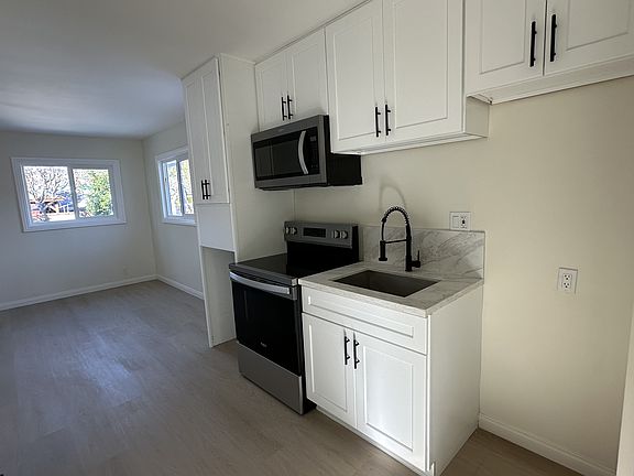 4th image of 10561 Hillview Ave