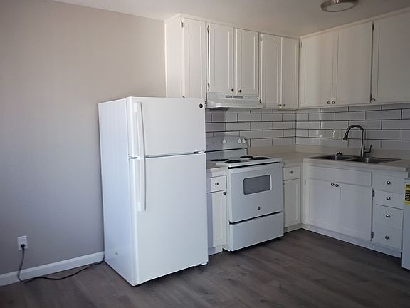 4th image of 6444 Casada Way #9