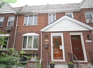 5370 64th St, Maspeth, NY 11378