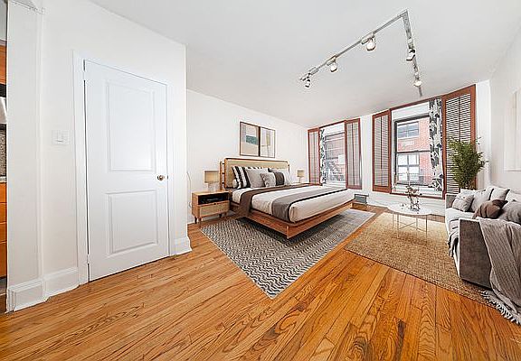 3rd image of 242 E 87th St APT 3J