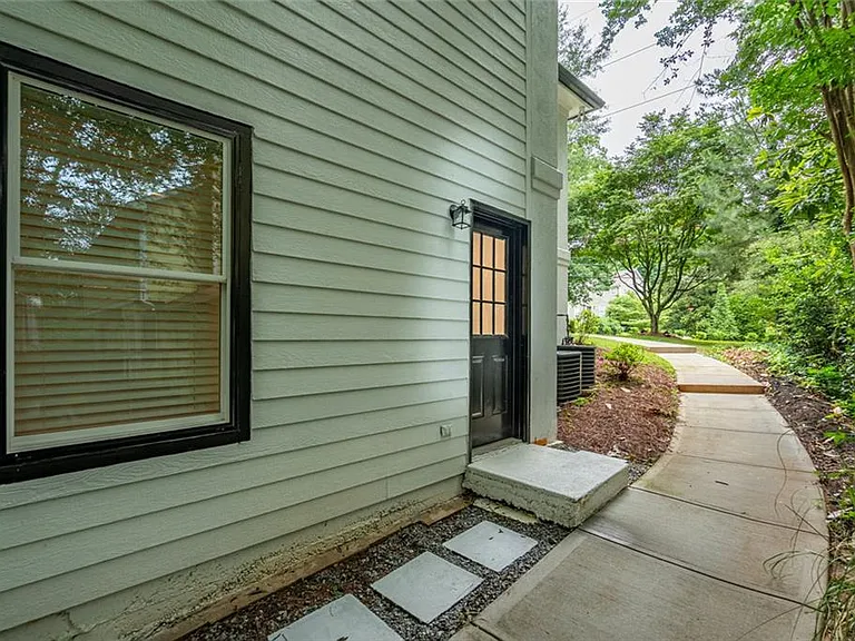 3924 Ashford Dunwoody Rd — Photo 28