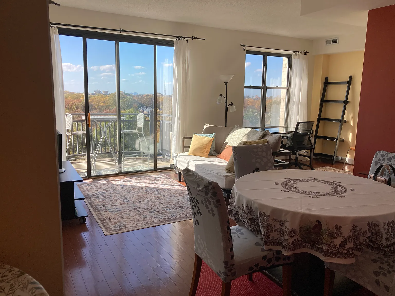 1 bed, 770 sqft, $3,500 — Photo 4