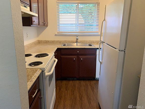 3rd image of 21606 55th Ave W