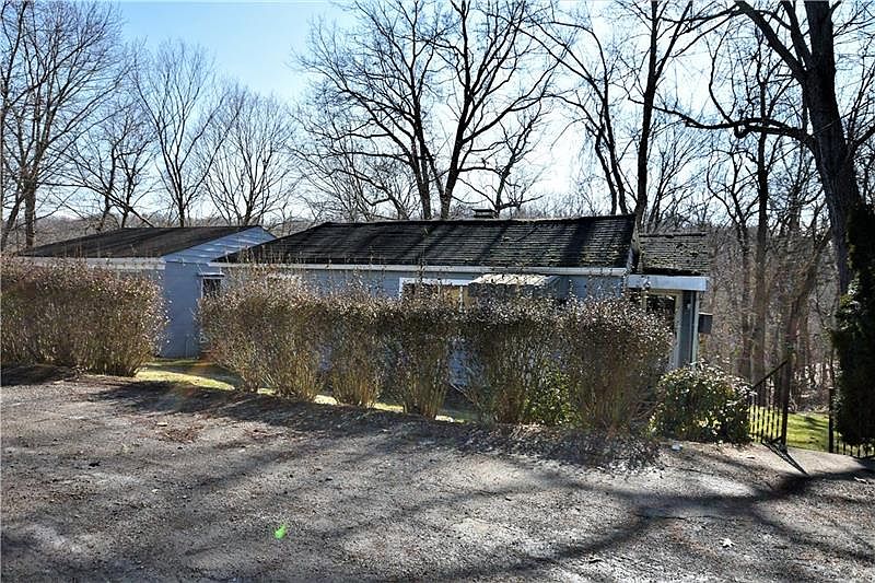 2nd image of 2799 Jack St