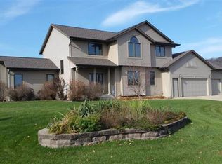 5375 Creekside Pl, La Crosse, WI 54601