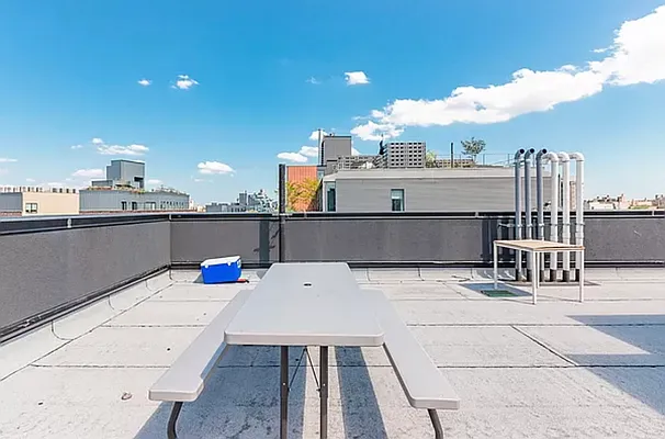 Rented by EXR | media 23