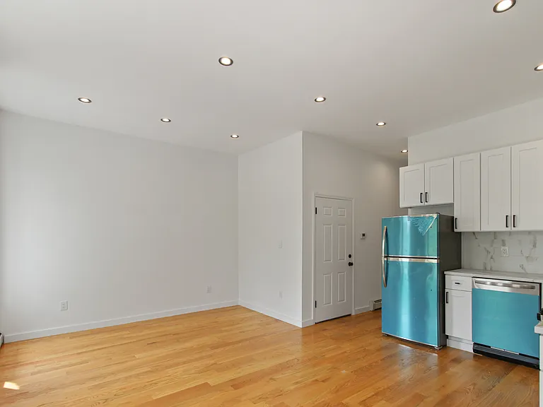724 Marcy Ave #3 — Photo 8