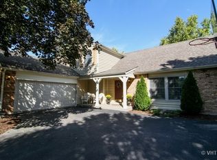 1355 Brighton Dr, Wheaton, IL 60189