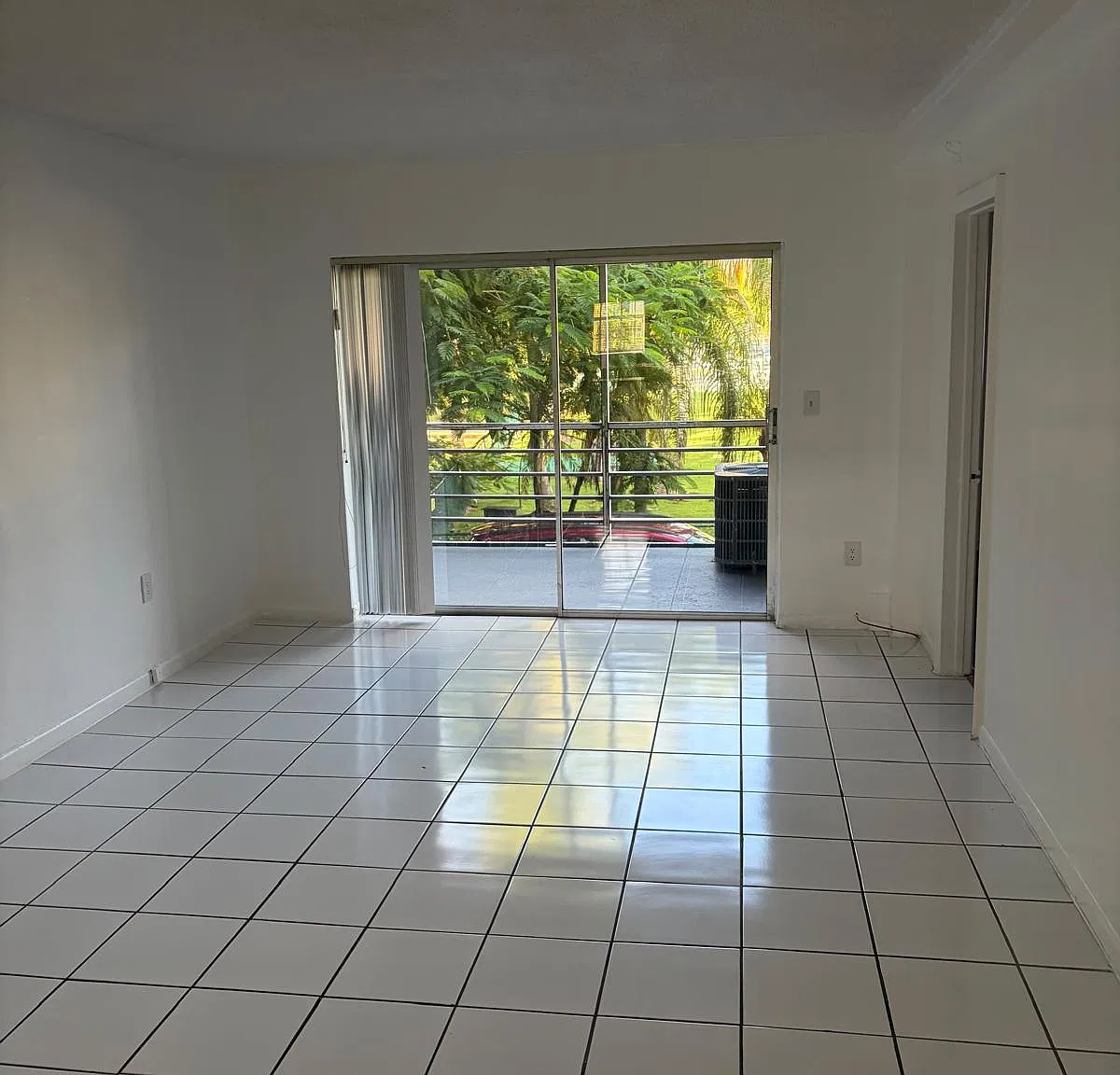 5500 SW 77th Ct — Photo 1