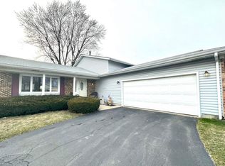 994 Tennessee Ln, Elk Grove Village, IL 60007