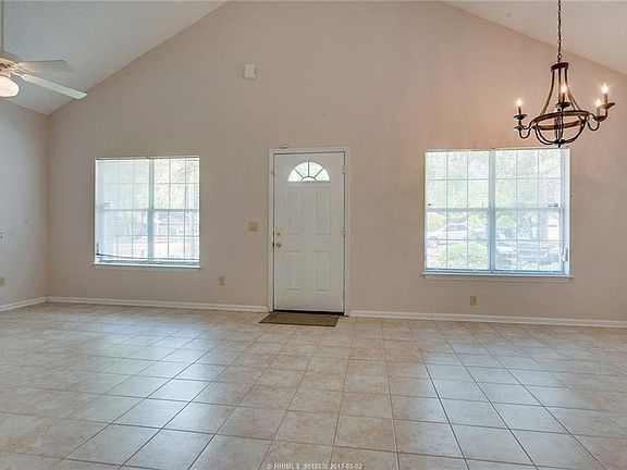 3rd image of 5 Chinaberry Cir