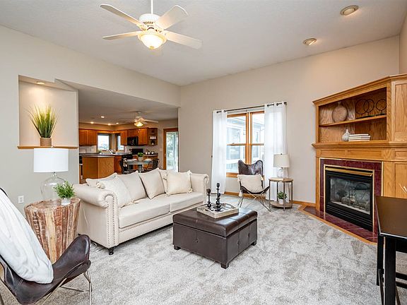 2nd image of 70 Vixen Cir