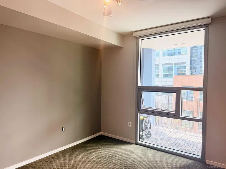 321 10th Ave #502 — Photo 7