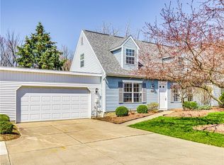 3447 Brookpoint Ln, Cuyahoga Falls, OH 44223