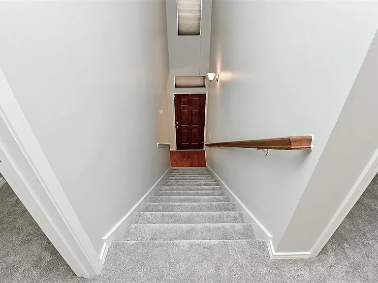 1819 Genesee St — Photo 20