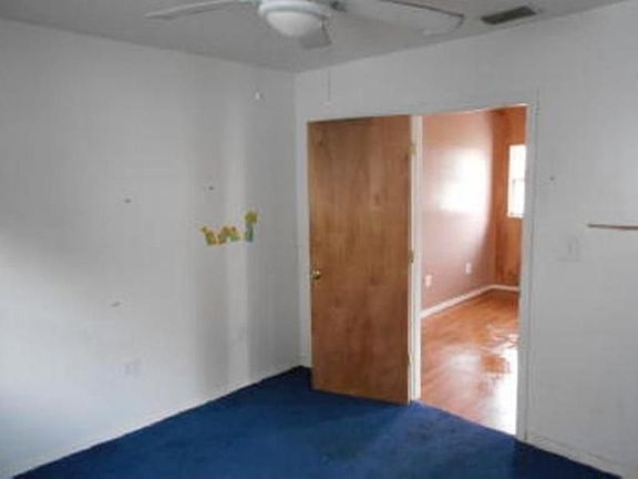 4th image of 1115 36th Ave N