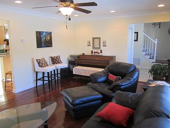 5th image of 204 Daphne Dr