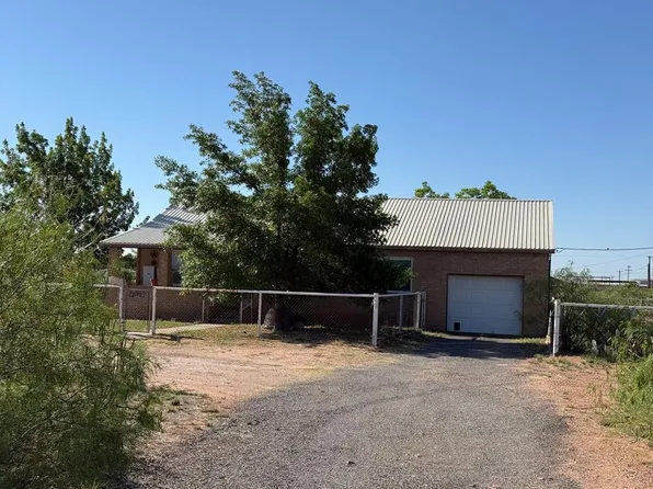 1100 6th St, Wickett, TX 79788