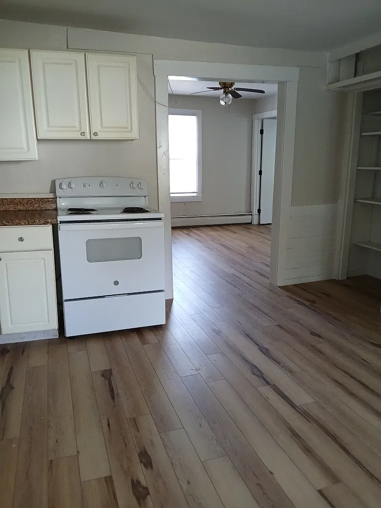 2 bed, 700 sqft, $1,500 — Photo 3