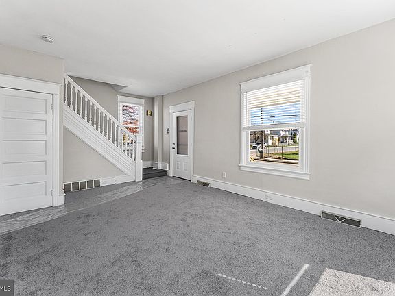 5th image of 86 Church St