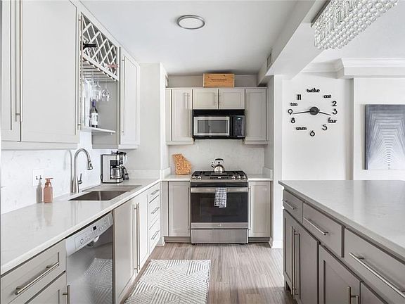 3rd image of 620 Peachtree St NE APT 1505