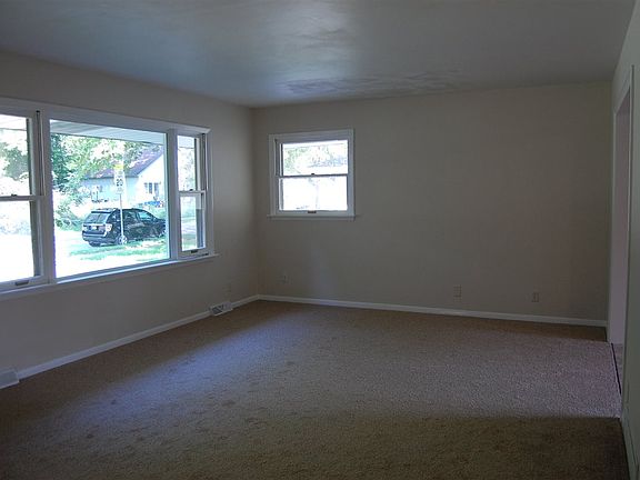 5th image of 1242 Romain Ave