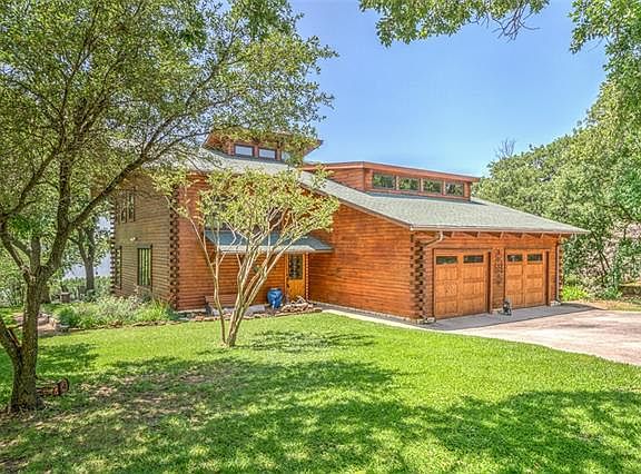 3rd image of 3113 Lakewood Ln