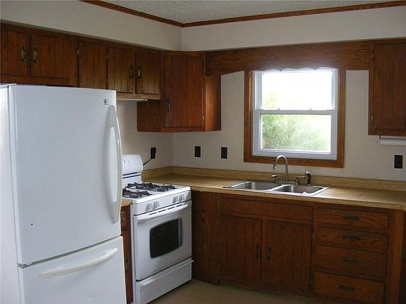 2nd image of 37464 Riceville Rd