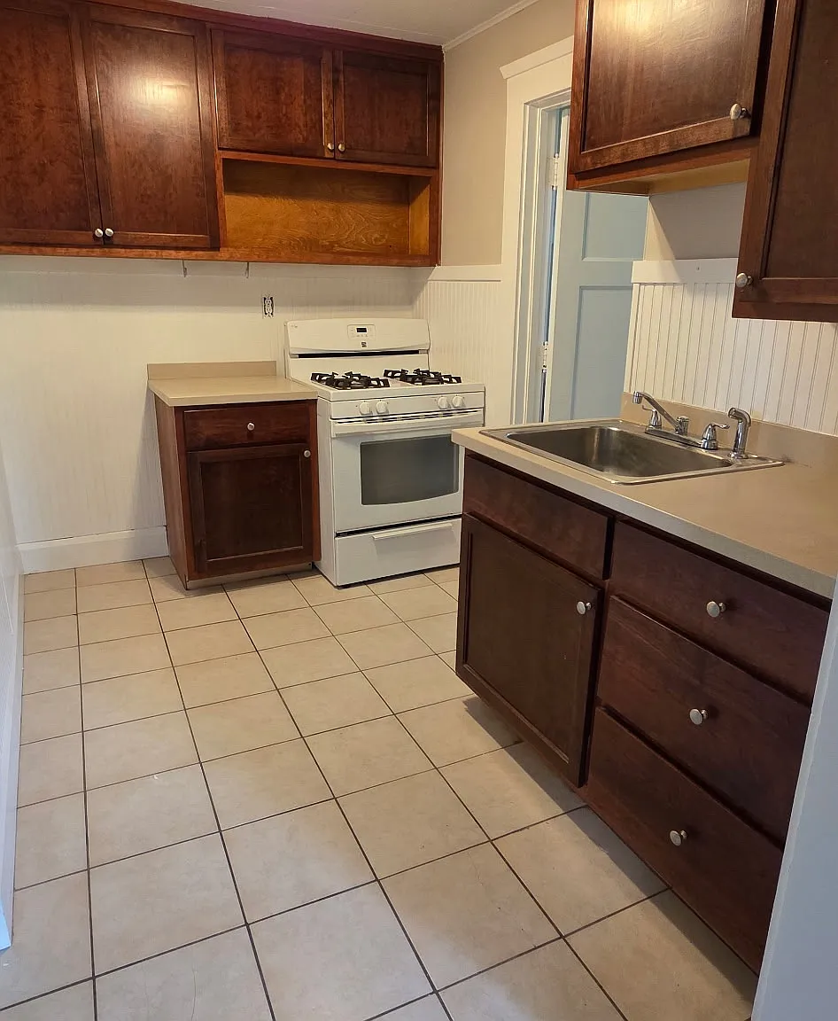 1 bed, 836 sqft, $900 — Photo 3