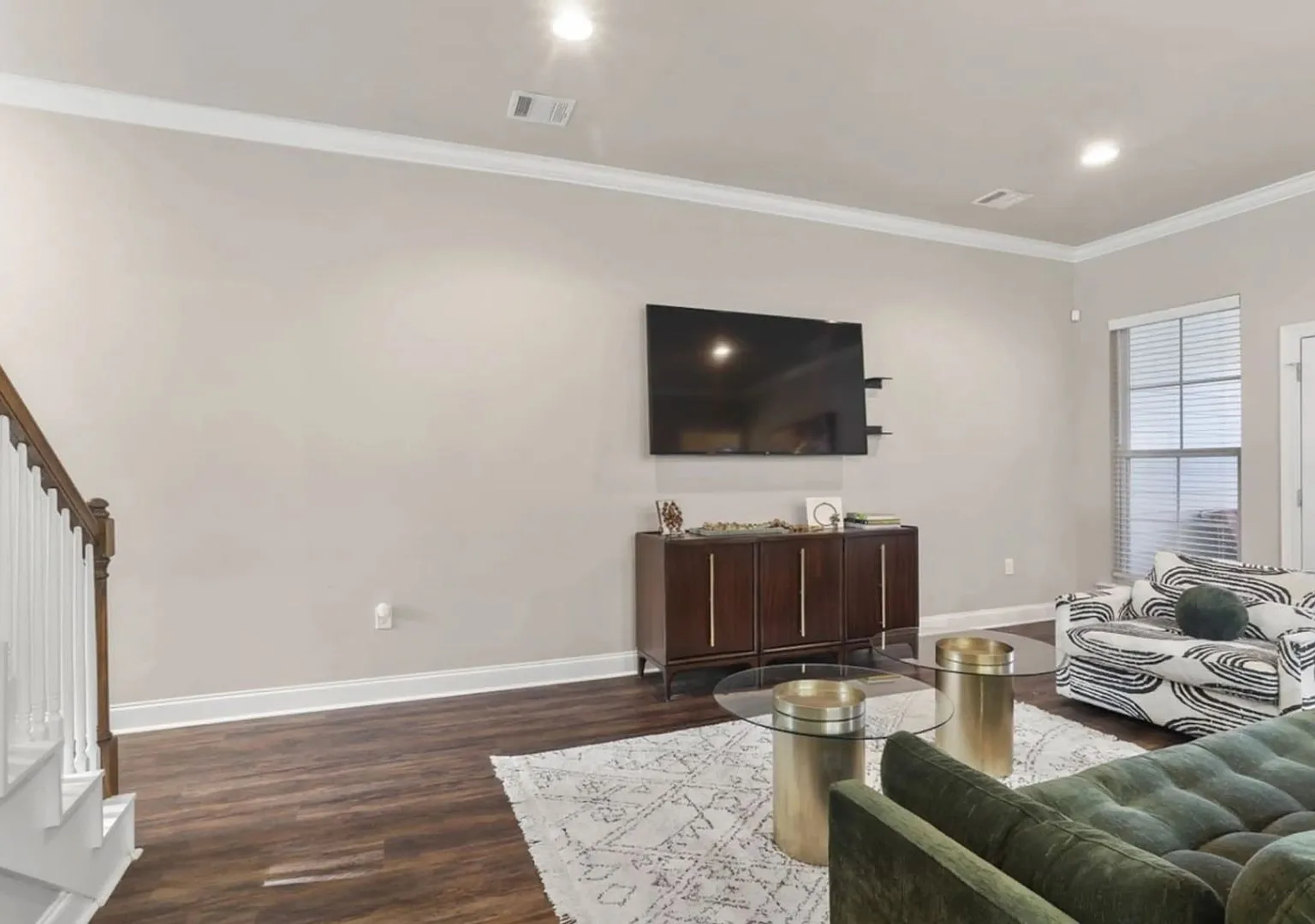 3 Bedroom Furnished rental Near LSU|All utilities included |Short Term & Long Term Options Available — Photo 3