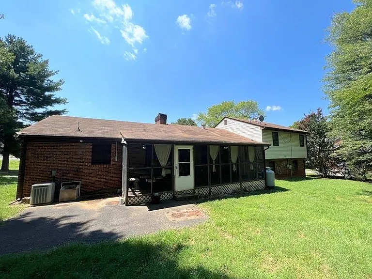1512 Greenview Dr — Photo 20