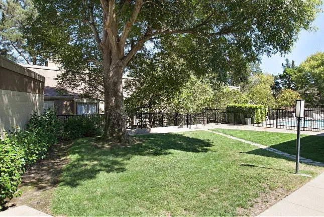 2055 Ascot Dr #107 — Photo 3