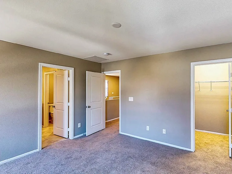 9733 Cluny Ave — Photo 25