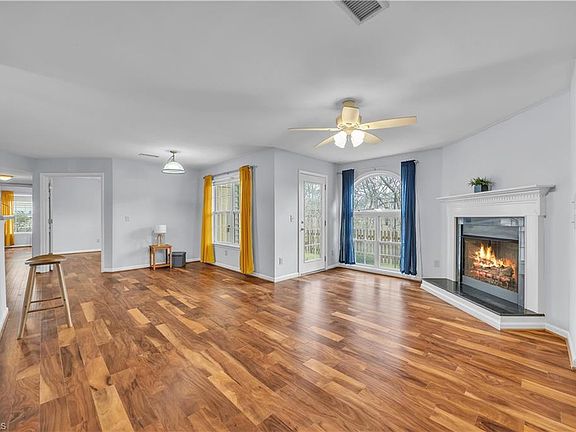 3rd image of 6702 W Friendly Ave Unit 3C