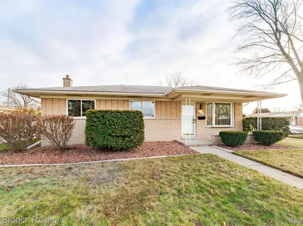 30326 Firwood Dr, Warren, MI 48088