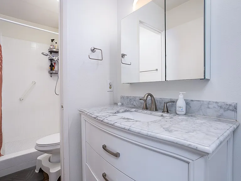 6059 Rancho Mission Rd #106 — Photo 11
