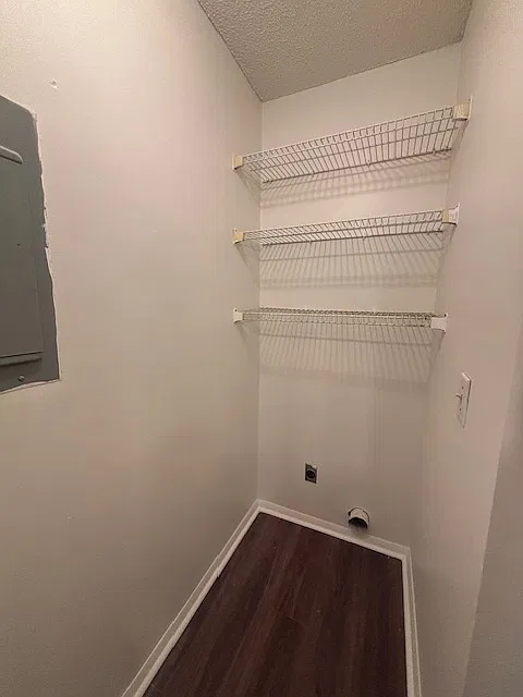 2 bed, 1000 sqft, $1,200 — Photo 2