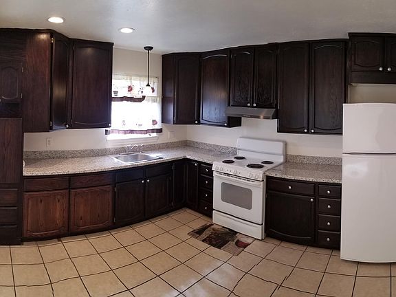 4th image of 936 College Dr