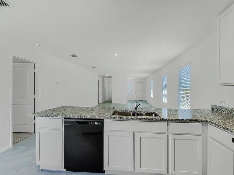 402 Harvest St — Photo 15