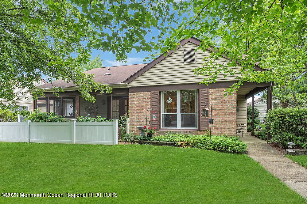 947B Liverpool Circle photo 1