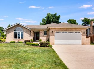 8636 W 98th Pl, Palos Hills, IL 60465