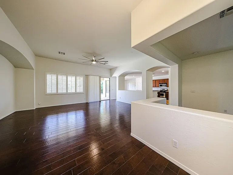 445 W Seagull Dr — Photo 4