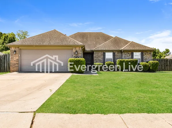 1205 Humphrey St, Pea Ridge, AR 72751